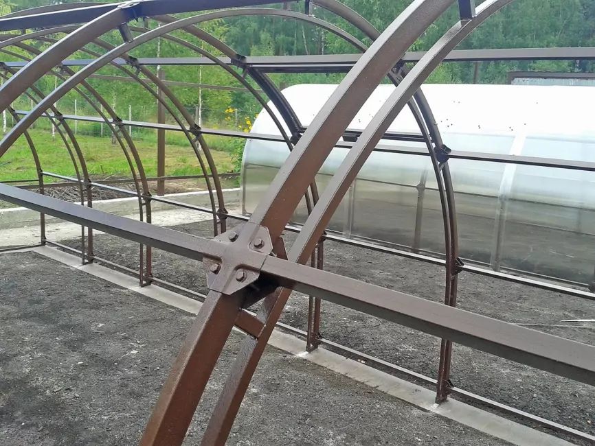 Купить крепкую теплицу