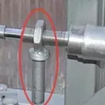 Поворотная ось с гайкой фото 3