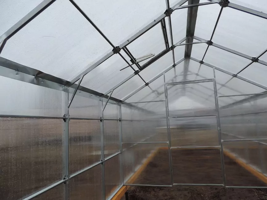 уход за теплицей